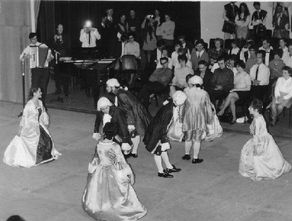 File:1968 Reading Playford Dancers.jpg