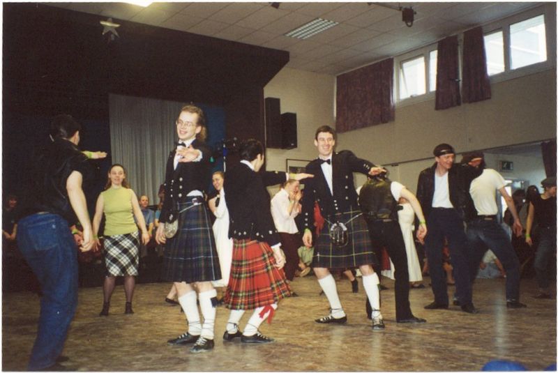 File:2001 Dance6.jpg