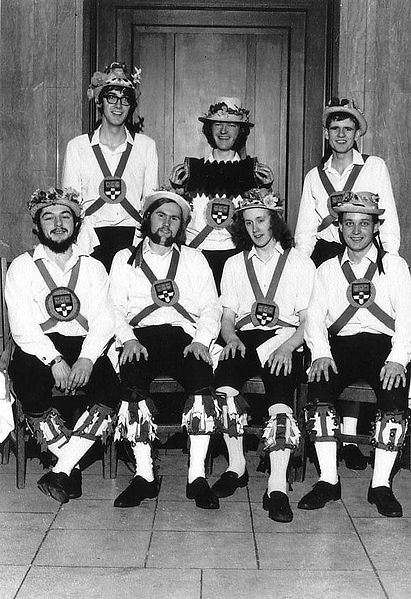 File:1971 White Knights Morris.jpg